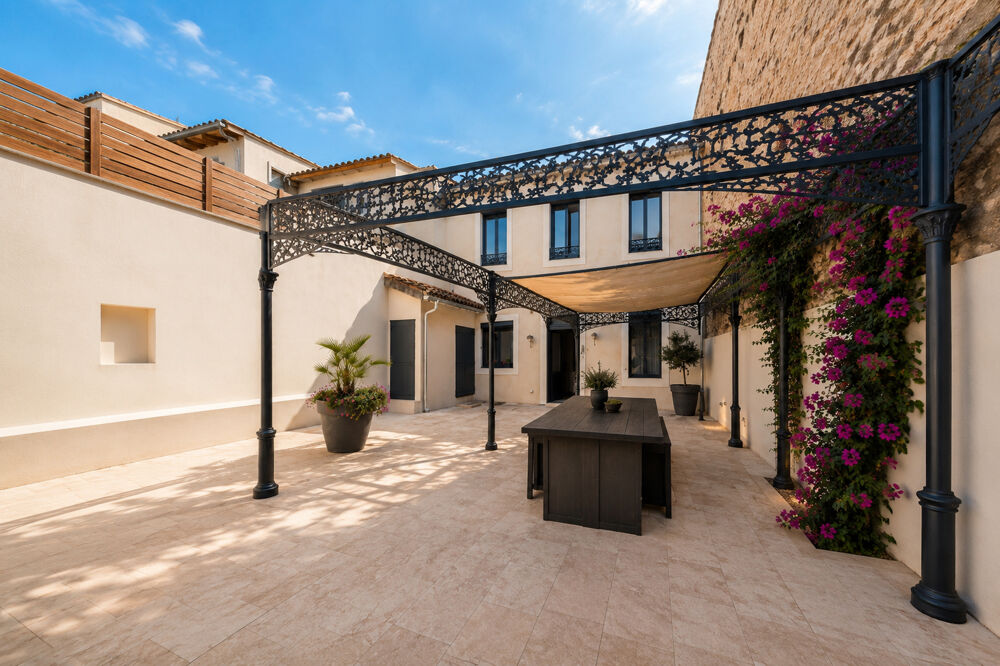 Maison de village T6 avec jardin & piscine