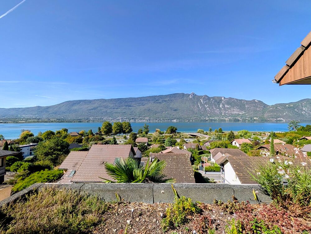 Appartement T4 rénové avec vue exceptionnelle sur le lac