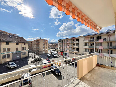   T4 de 83 m² avec balcon et stationnement Appartement - 4 pièce(s) - 84 m²
