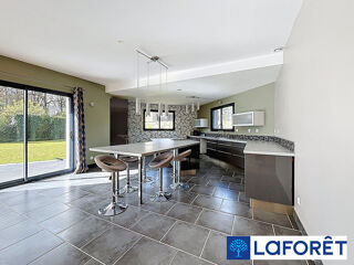  Maison � vendre 8 pi�ces 319 m�