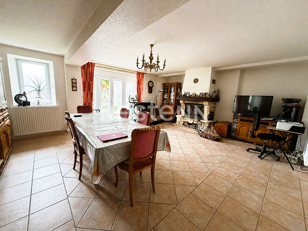 Vente Maison Longère familiale de 174 m² à vendre 6 chambres, garage et piscine à Montval-sur-Loir (72500) Montval sur loir