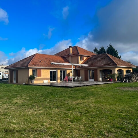   Proprit avec dpendances Maison - 9 pice(s) - 179 m