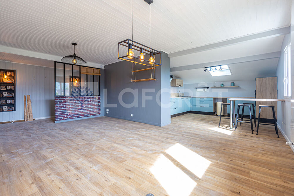 Vente Appartement AGENCE IMMOBILIERE LAFORET - ANNECY-LE-VIEUX - APPARTEMENT 115,40m² DANS MAISON - DERNIER ETAGE - 3 CHAMBRES + 1 BUREAU - SEJOUR Annecy