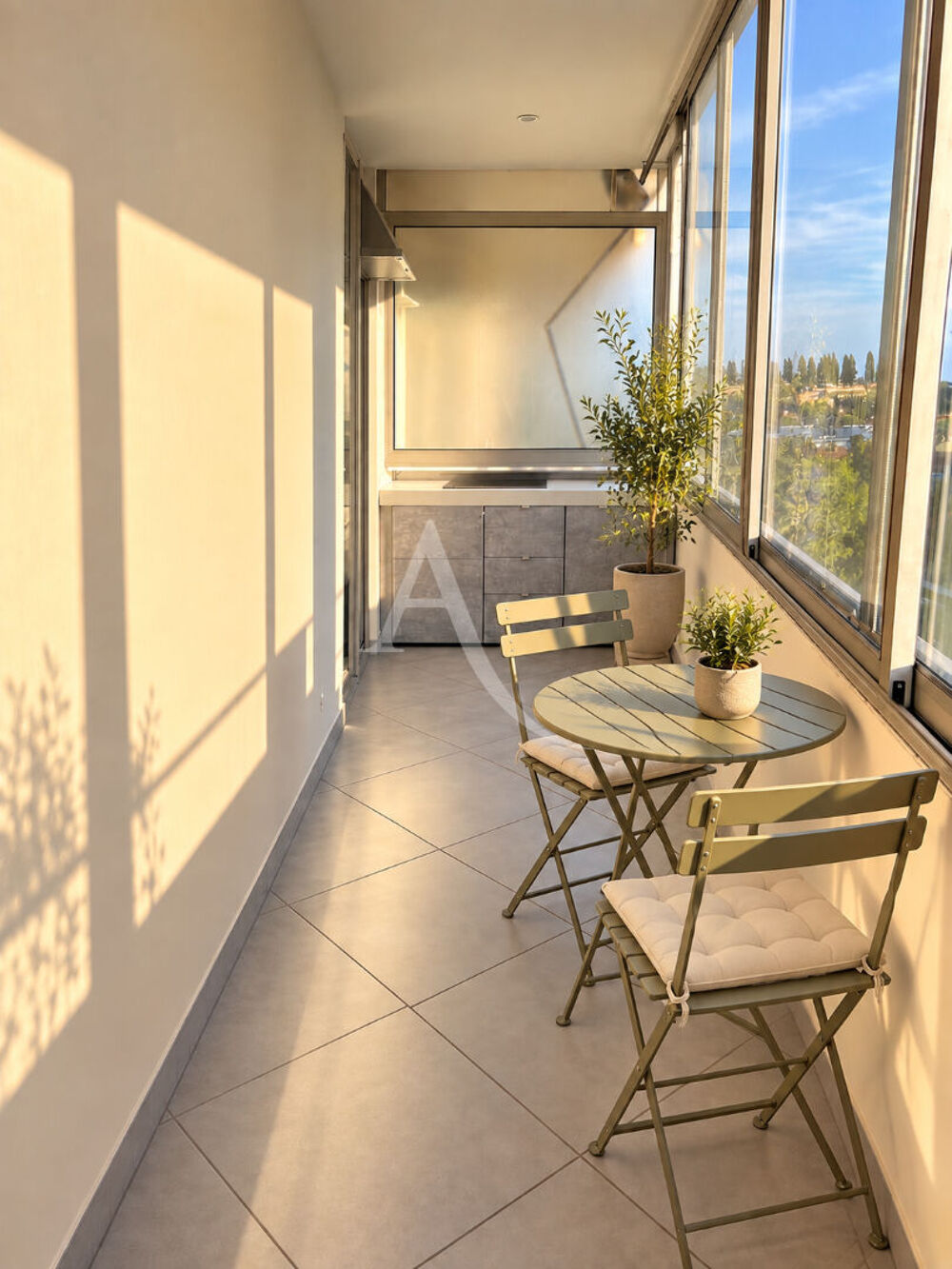 Vente Appartement CROIX DES GARDES - 4 PIÈCES  - LOGGIA - 2 PARKINGS et CAVE Cannes