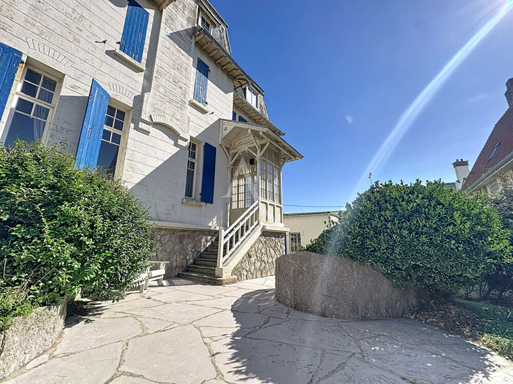 Villa de caractère 272 m² - 8 chambres - grand garage -patrimoine balnéaire Ambleteuse