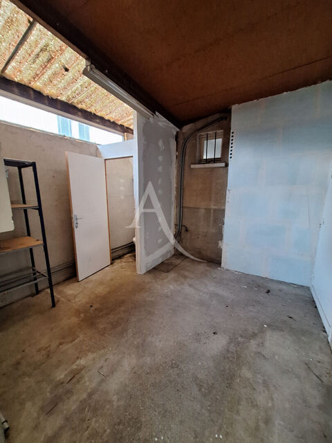   Bureaux à louer de 38 m² en bon état avec parking extérieur 
