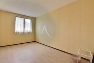  Appartement  vendre 4 pices 76 m