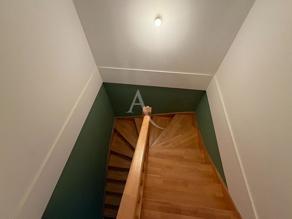 Location Appartement Appartement  Duplex Bussy Saint Georges 3 pièce(s) 62.08 m2 + bureau + jardin + parking Bussy saint georges