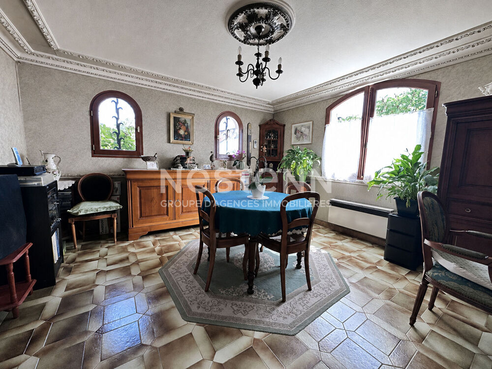 Vente Maison Agréable maison de plain-pied de 98.95 m² à vendre avec 3 chambres, garage, cour et jardin à Lavernat (72500) Lavernat