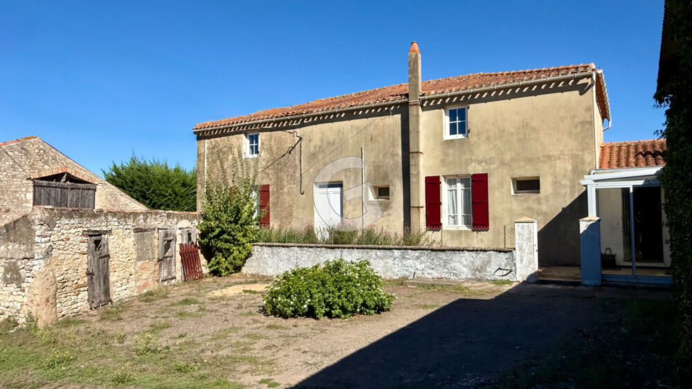 Maison de caractère 111 m2 à rénover avec dépendances - proche bourg Longeville Sur Mer