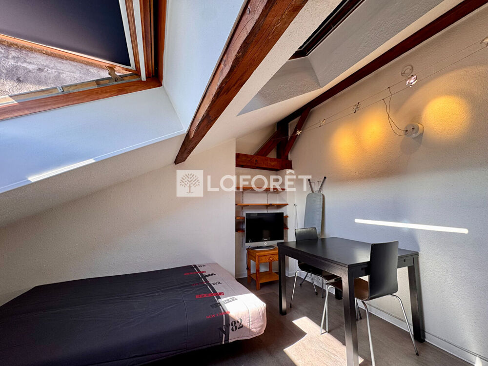 GRENOBLE - STUDIO MANSARDÉ 22M² AU SOL - VENDU MEUBLÉ