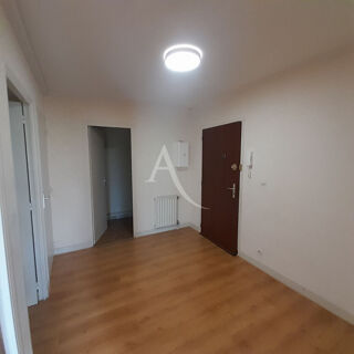  Appartement à louer 4 pièces 106 m²