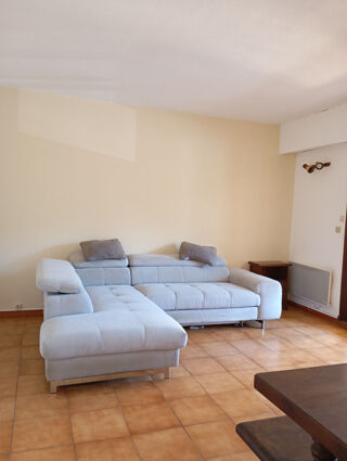  Appartement à louer 2 pièces 53 m²
