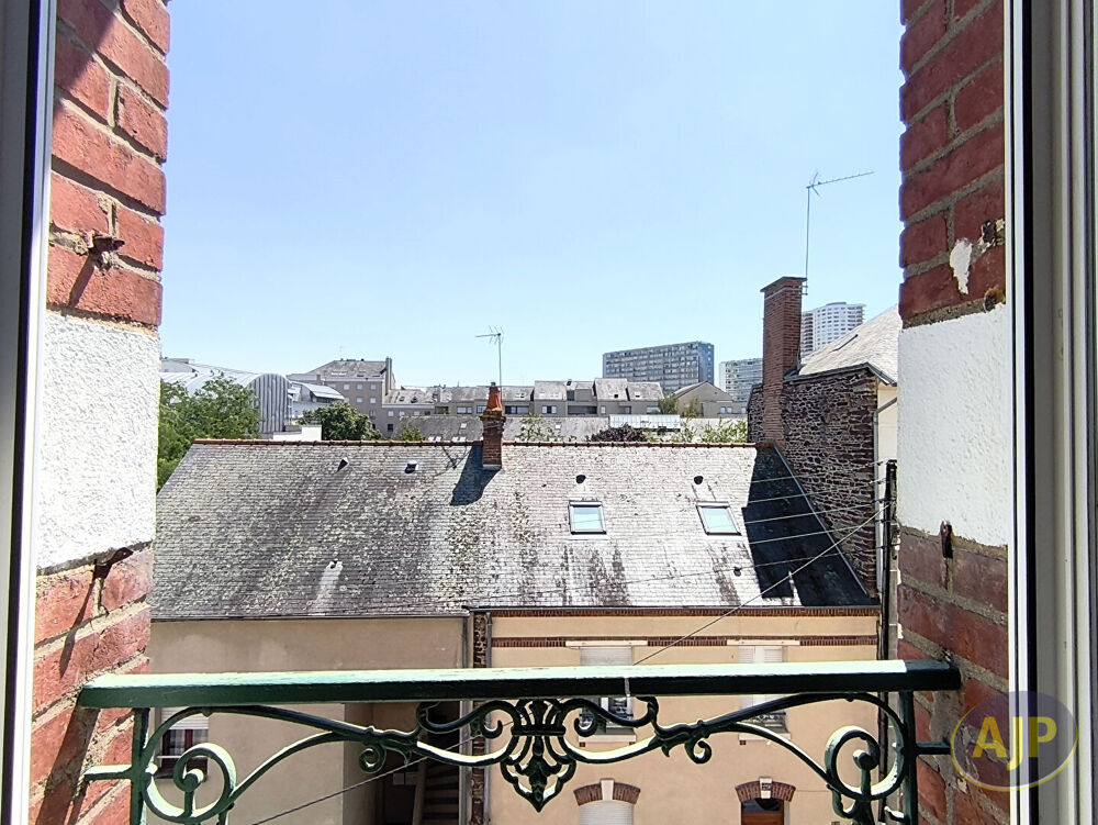 RENNES CENTRE T2 parking dernier étage 35.97m²