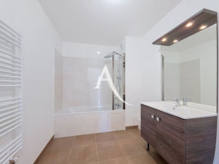  Appartement à louer 3 pièces 71 m²
