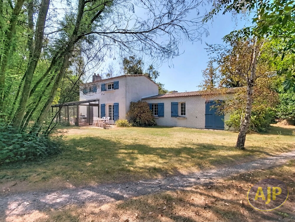 Maison Vieillevigne 9 pièces 6 chambres