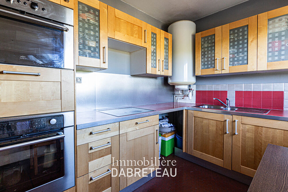 Rue du Luizet - T3 traversant avec balcon, stationnement et cave