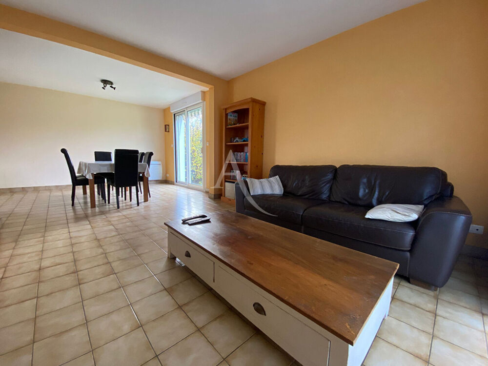 Vente Maison Maison Montreuil Juigne 6 pièce(s) 120 m2 Montreuil juigne