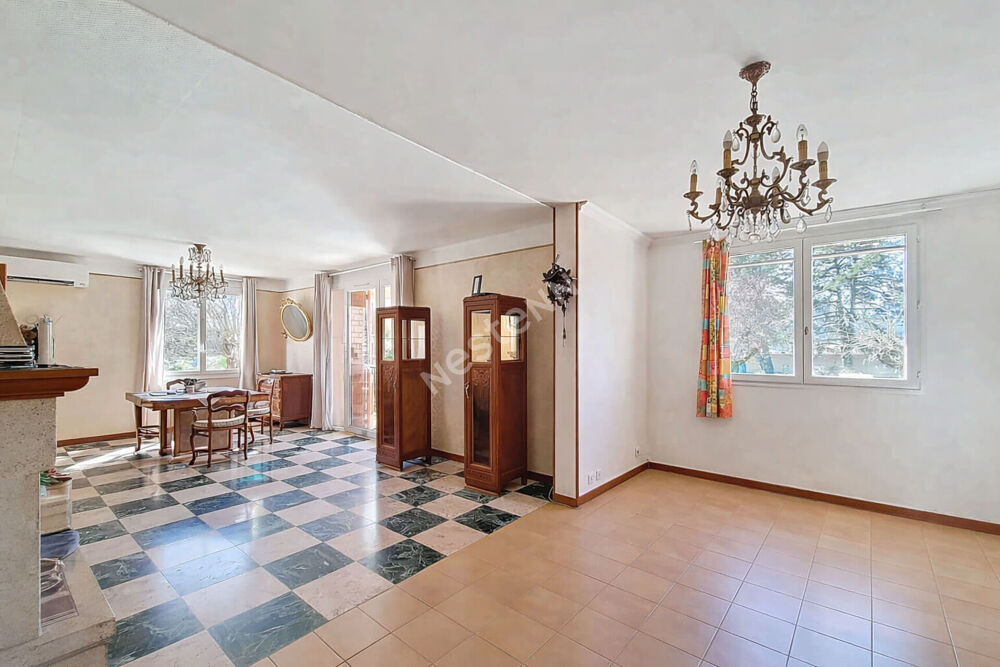 Maison à vendre à Sisteron - 4 pièces de plain-pied, 116 m², terrain 2770 m²