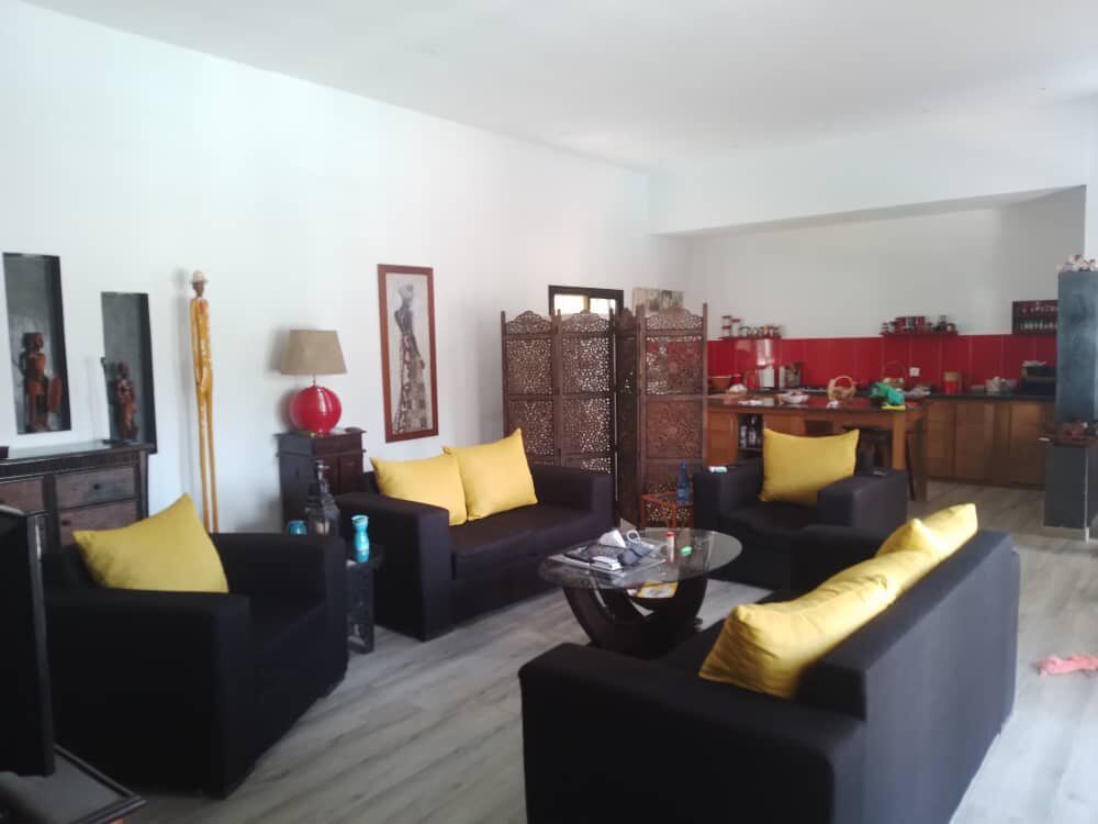 Vente Maison BAISSE DE PRIX POUR CETTE VILLA AVEC PISCINE SITUEE EN RESIDENCE A NGUERIGNE EN EXCLUSIVITE CHEZ SELECTION SENEGAL Nguerigne (Senegal)