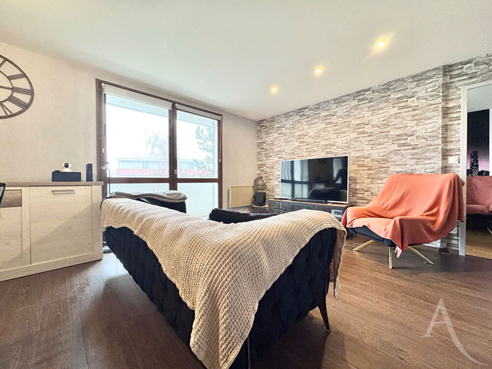 Location Appartement A LOUER - Appartement T2 (50m²) rénové avec terrasse + garage fermé | THIONVILLE St Pierre Thionville
