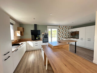  Maison  vendre 7 pices 205 m