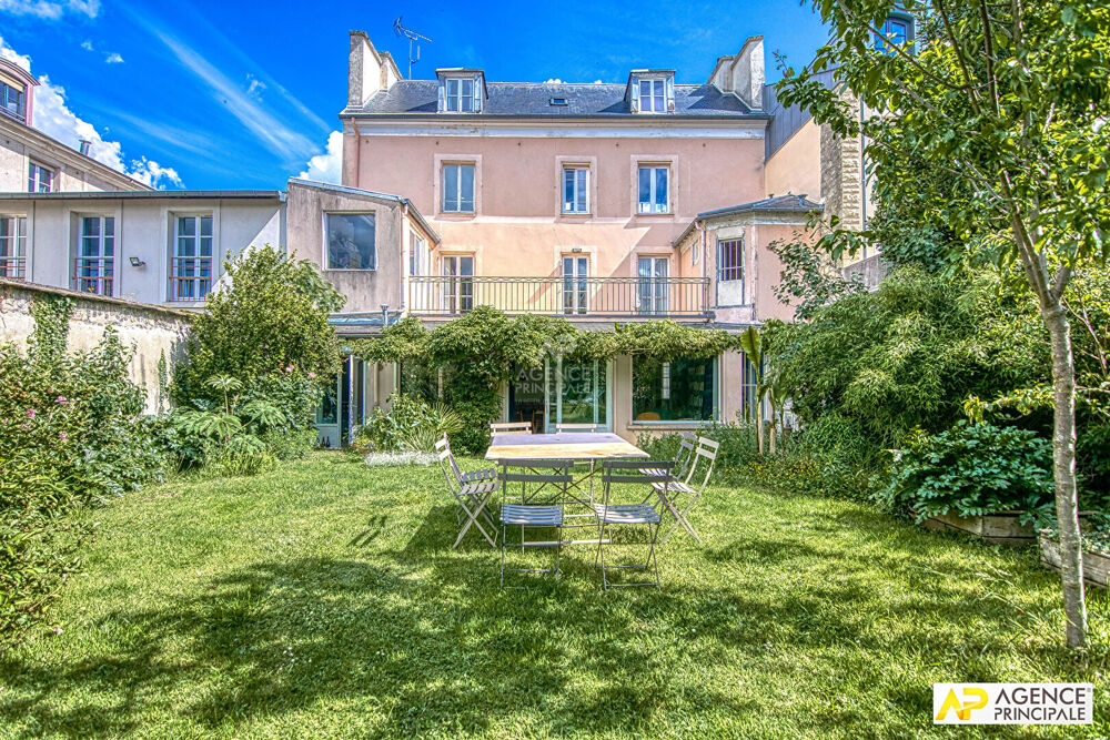 Maison 9 pièces 280 m² · à Versailles · 280 m² · 2 380 000 €