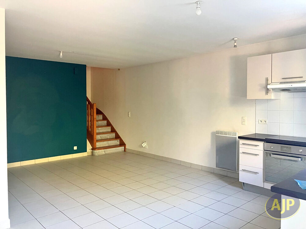 Maison mitoyenne T4 - Arveyres