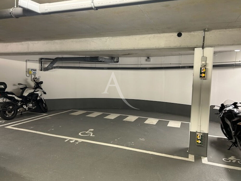 Location Parking/Garage Location parking Suresnes