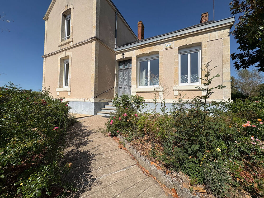 Maison 6 pièces - 3 chambres - LES VELLUIRE SUR VENDEE
