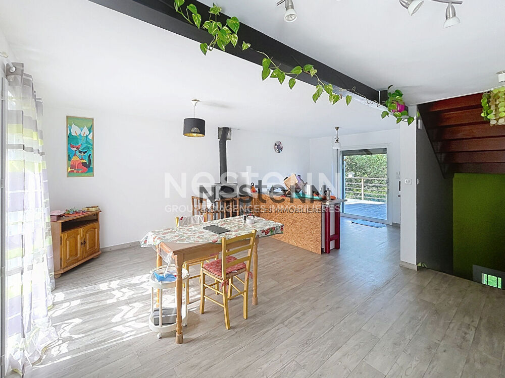 Maison 5 pièces familiale rénovée au calme à THEIX-NOYALO