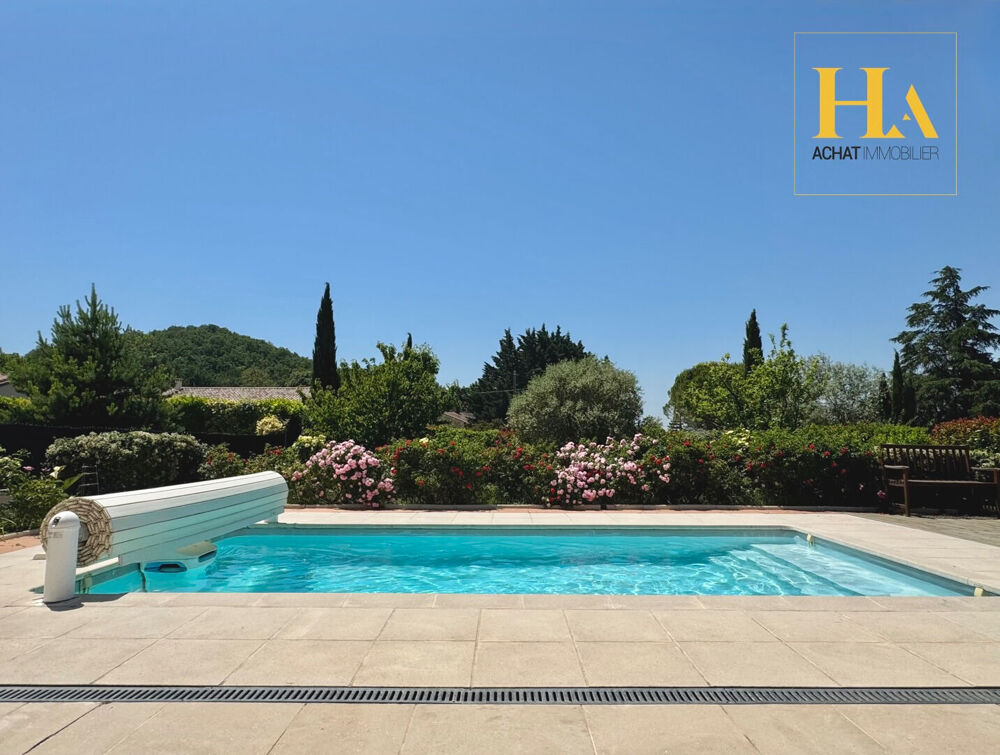 Maison Familiale 130m2, Jardin 1.011m2, 6 pièces, 5 Chambres, Piscine, Garage, Carport