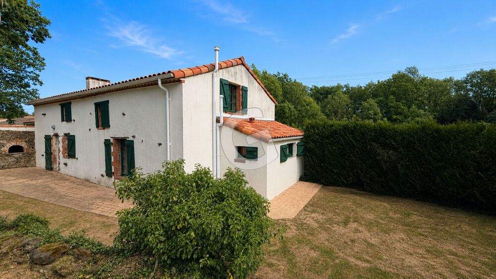 Vente Maison MAISON - 5 PIECES - 150 M² - A VENDRE - SAINT VINCENT SUR GRAON Saint vincent sur graon