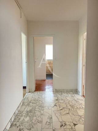  Appartement à louer 3 pièces 64 m²