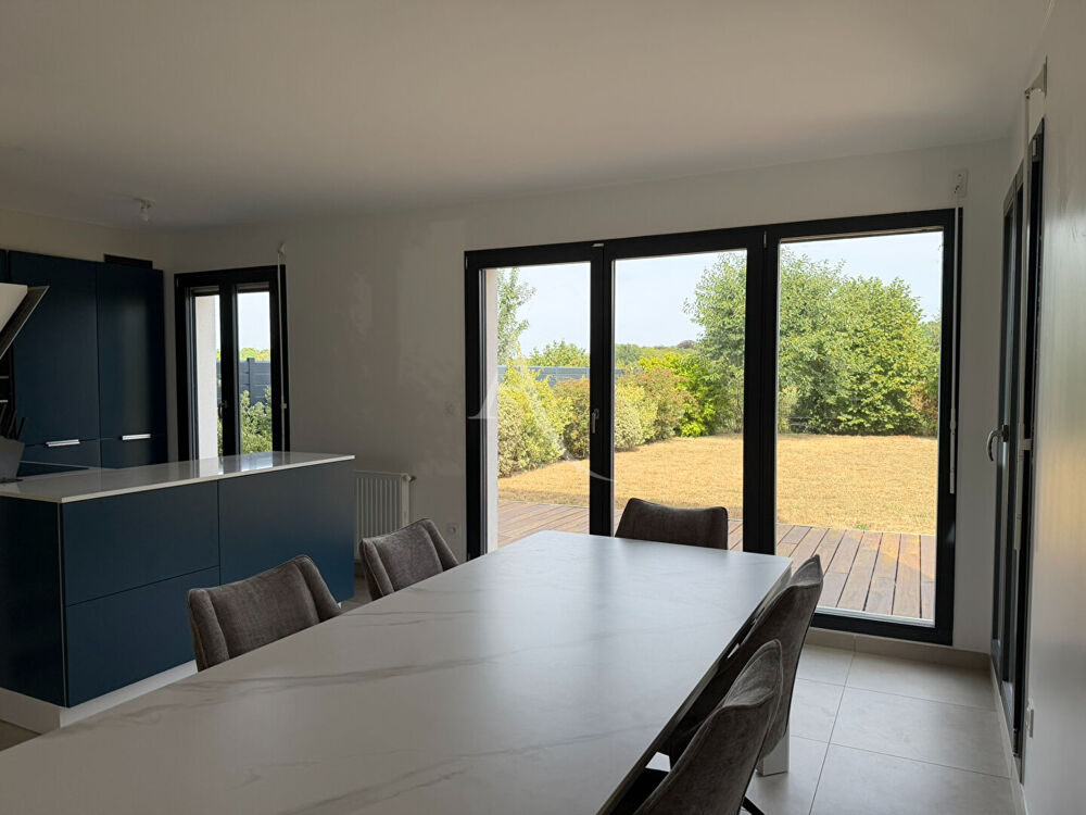 Maison meublé Bussy Saint Georges 4 pièce(s) 86.03 m2 + jardin + double stationnement