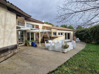  Maison  vendre 9 pices 310 m