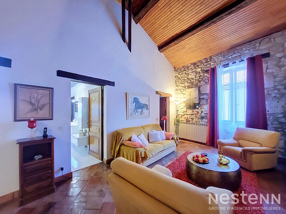 Vente Maison A vendre Maison de village en pierre de 173 m² avec garage et petit extérieur au coeur du village. La sauvetat