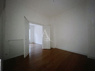  Appartement à louer 4 pièces 92 m²