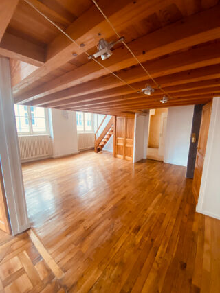  Appartement à louer 3 pièces 73 m²