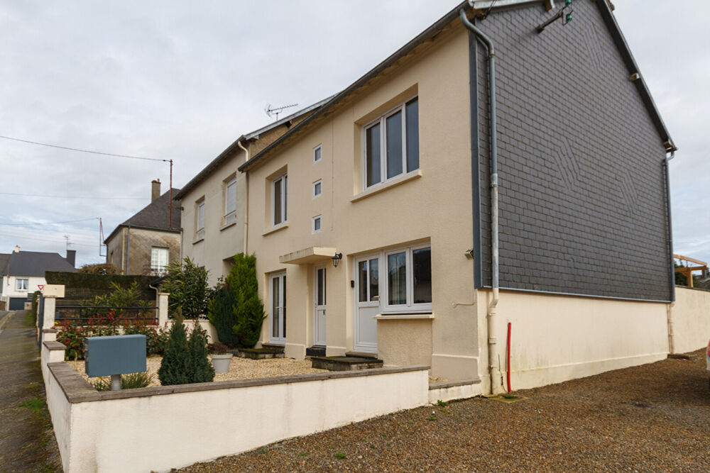 MANCHE; Maison rénovée de 3 chambres à quelques pas du centre-ville.