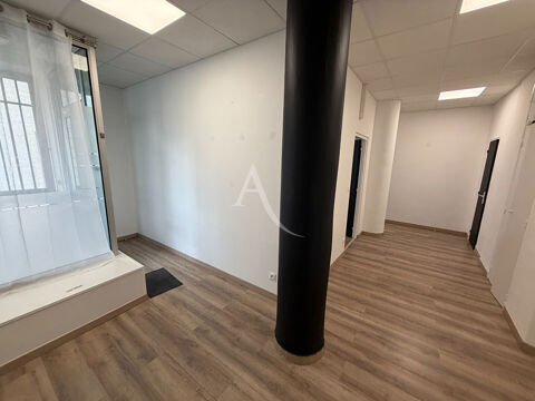 Bureau Square de la Couronne 49,74 m2 760 30000 Nimes