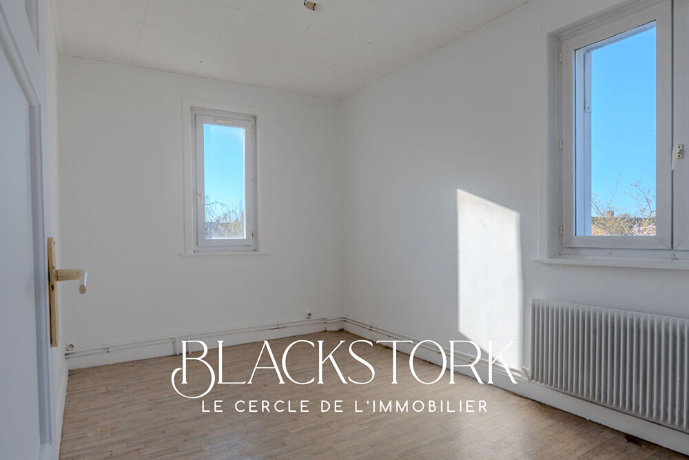 Maison 4 pièces à rafraîchir Neuville-en-ferrain 90 m2 au sol.