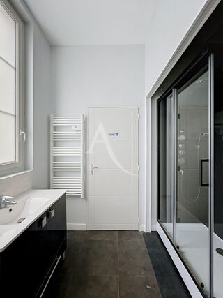  Appartement à louer 3 pièces 61 m²