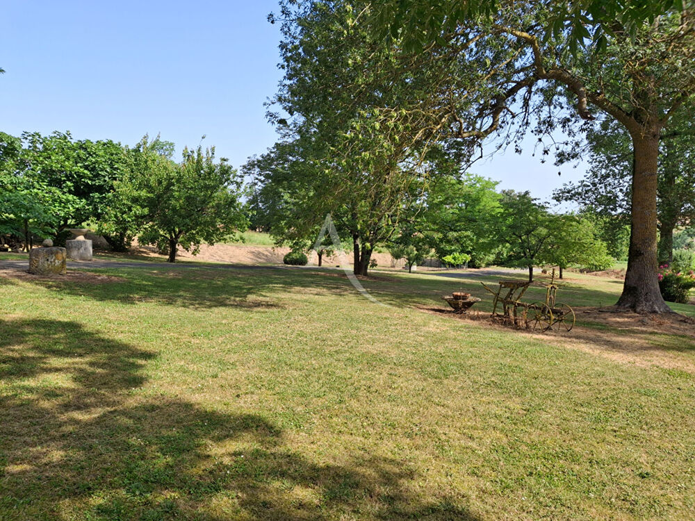 Maison avec presque un hectare de terrain