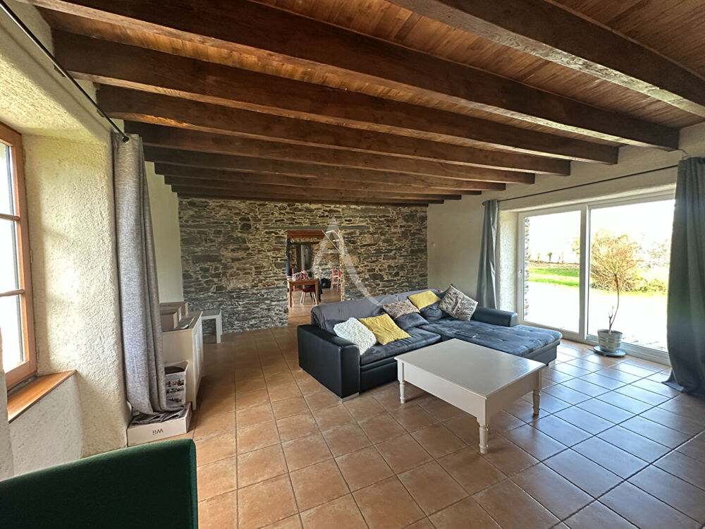 Jans.Bien rare sur le marché. Maison rénovée avec parc de plus d'un hectare