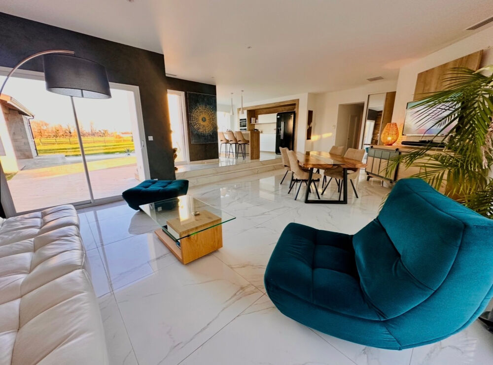Vente Maison Maison  6 pièce(s) 145 m2 MENESPLET Menesplet