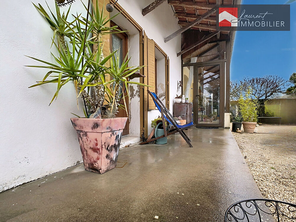A JOUVENCON maison avec véranda à 6 minutes de Cuisery