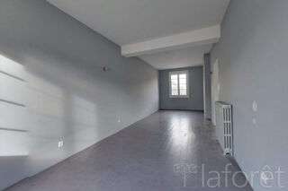  Appartement à louer 3 pièces 88 m²