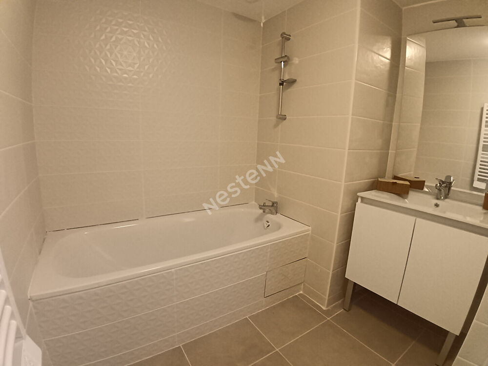 Vente Appartement Appartement T3 de 61,50m² avec terrasse de 8,50m² et 2 places de parking Six fours les plages