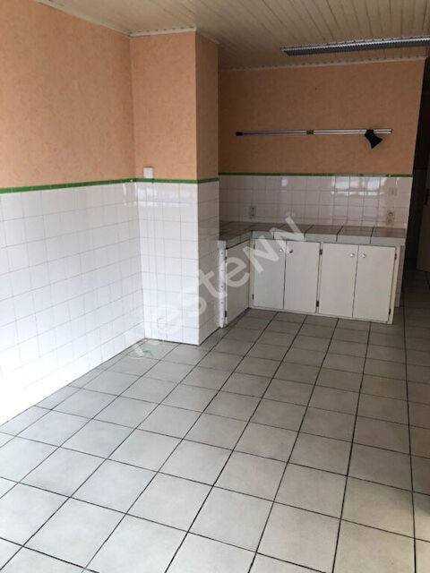 Local commercial  en plein centre ville d'Yssingeaux 49 m2 380 43200 Yssingeaux